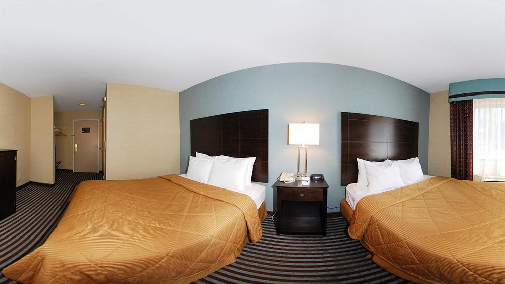 Baymont By Wyndham Latham Albany Airport Hotel Exterior photo